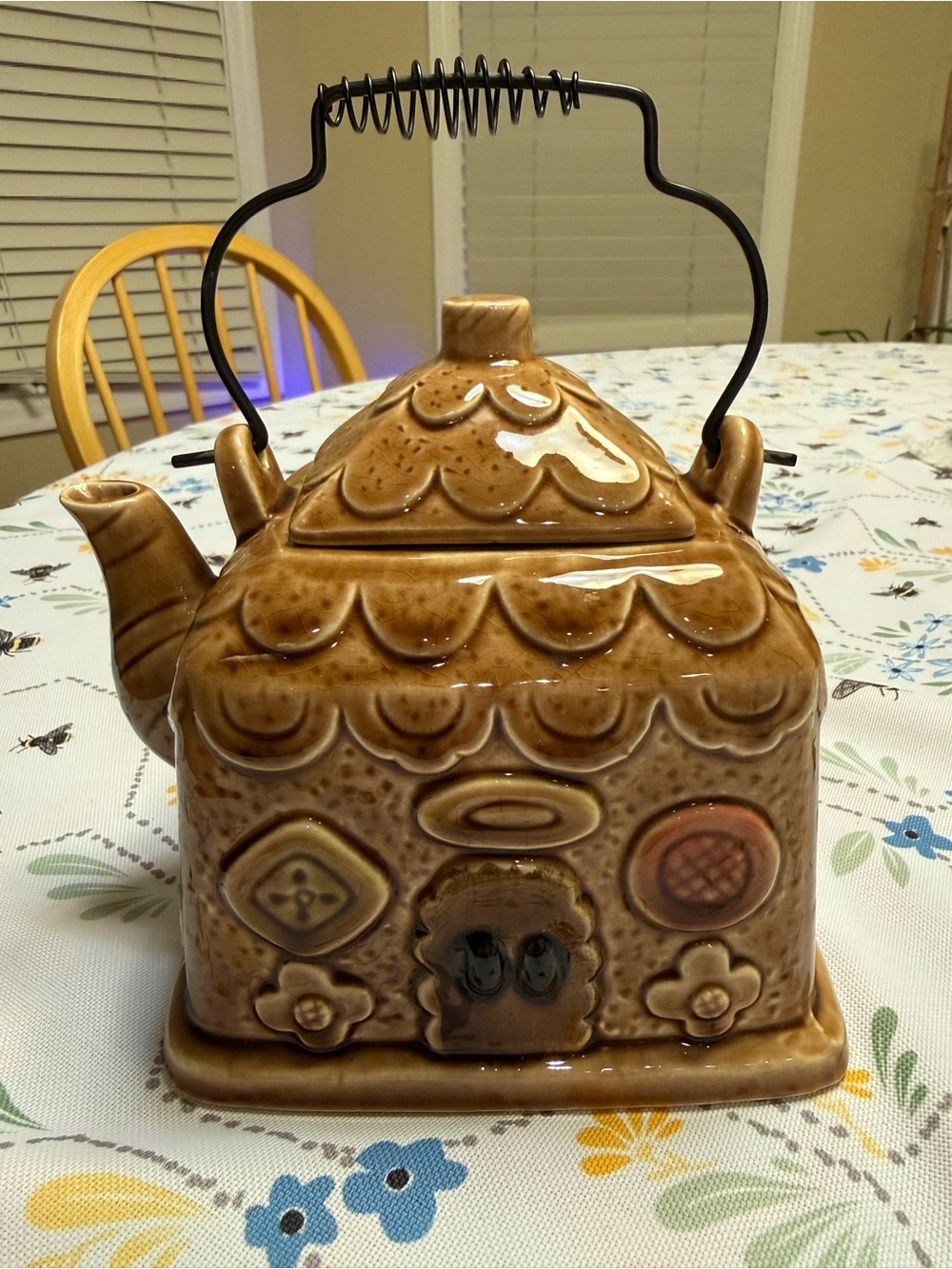Japan VINTAGE Brown Gingerbread House Ceramic Teapot with Black Handle